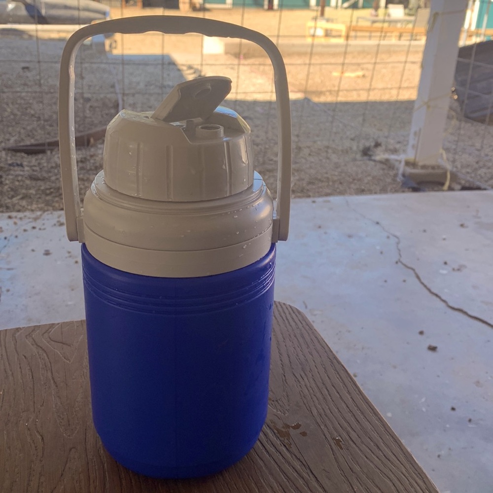 Coleman insulated 32 oz thermos cooler in plastic hdpe